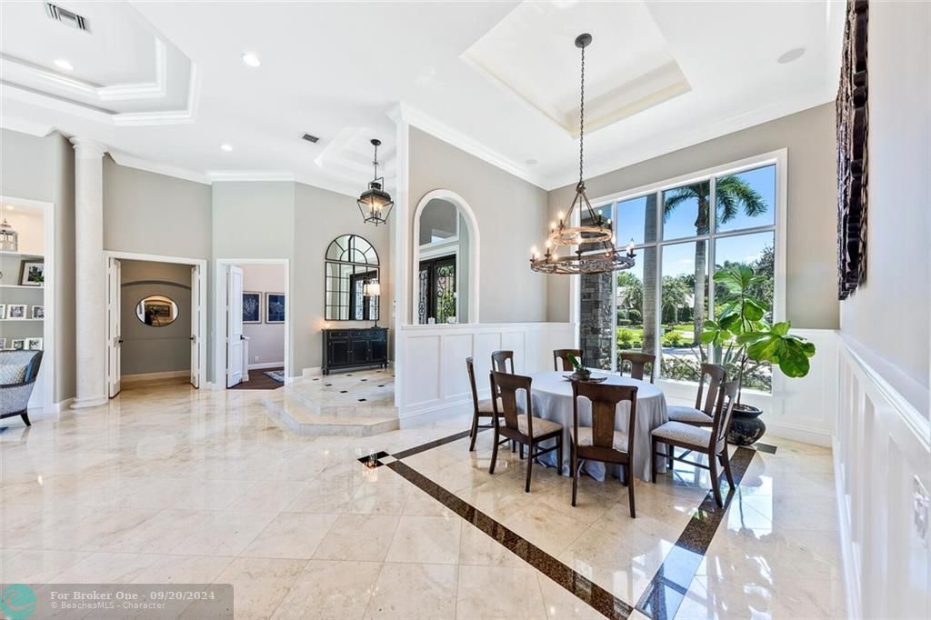 Recently Sold: $2,500,000 (5 beds, 4 baths, 4938 Square Feet)