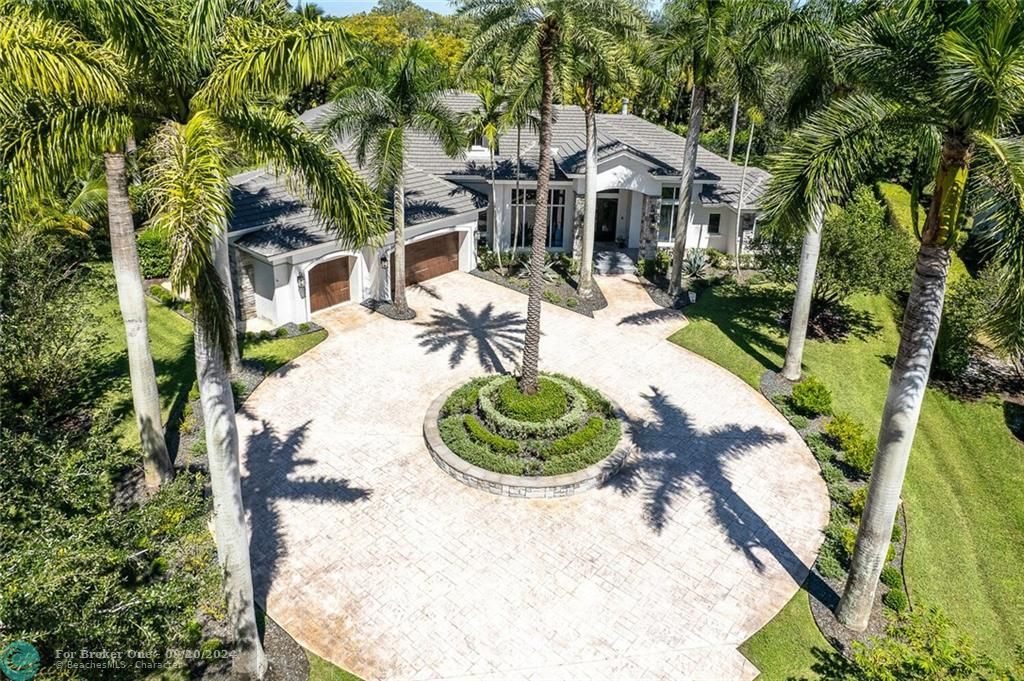 Recently Sold: $2,500,000 (5 beds, 4 baths, 4938 Square Feet)