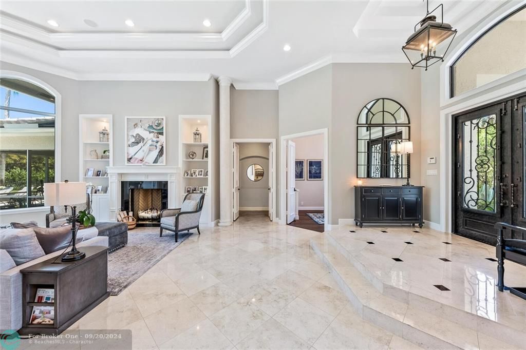 Recently Sold: $2,500,000 (5 beds, 4 baths, 4938 Square Feet)