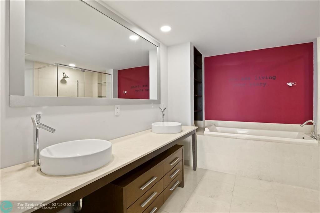 最近售出: $950,000 (2 贝兹, 2 浴室, 1450 平方英尺)
