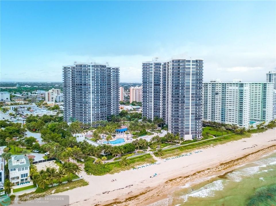 Recently Sold: $2,500,000 (3 beds, 3 baths, 2318 Square Feet)