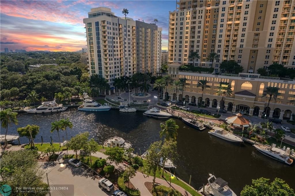 Recently Sold: $1,100,000 (3 beds, 2 baths, 1469 Square Feet)