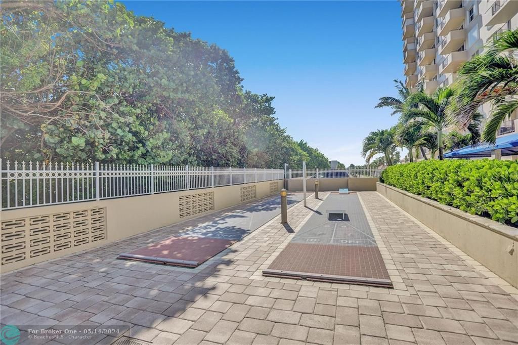 Recently Sold: $700,000 (2 beds, 2 baths, 1300 Square Feet)