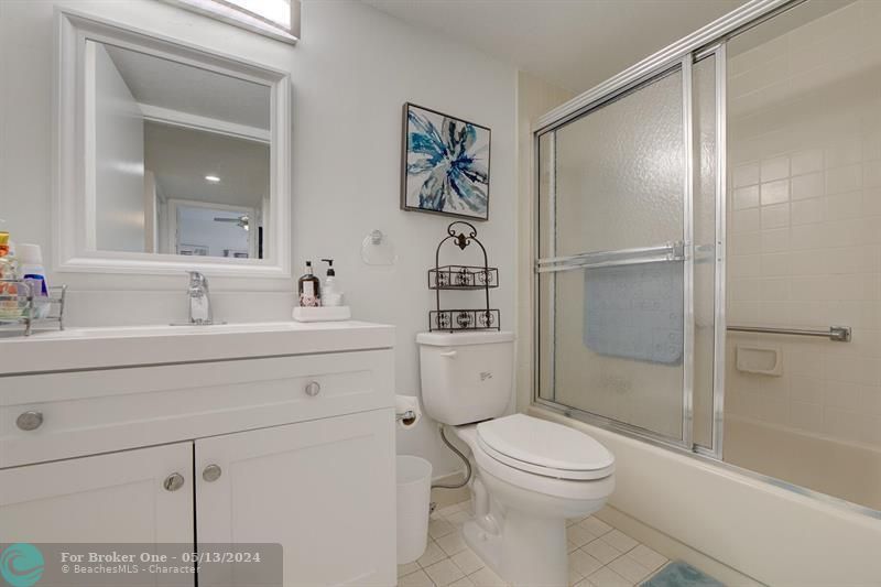 最近售出: $229,000 (2 贝兹, 2 浴室, 1103 平方英尺)