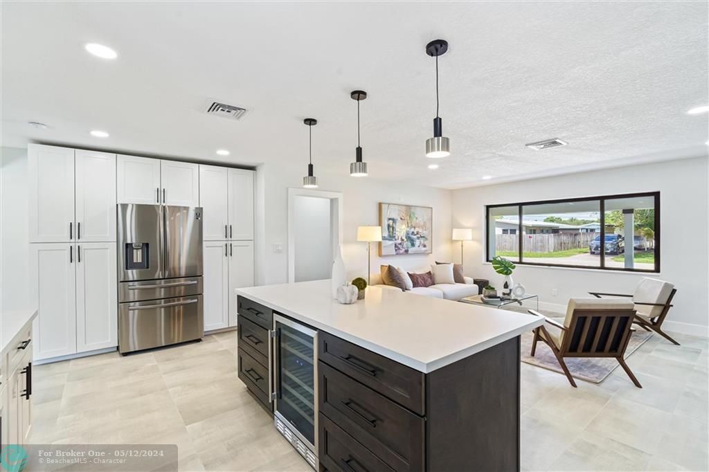 Recently Sold: $850,000 (3 beds, 3 baths, 1814 Square Feet)