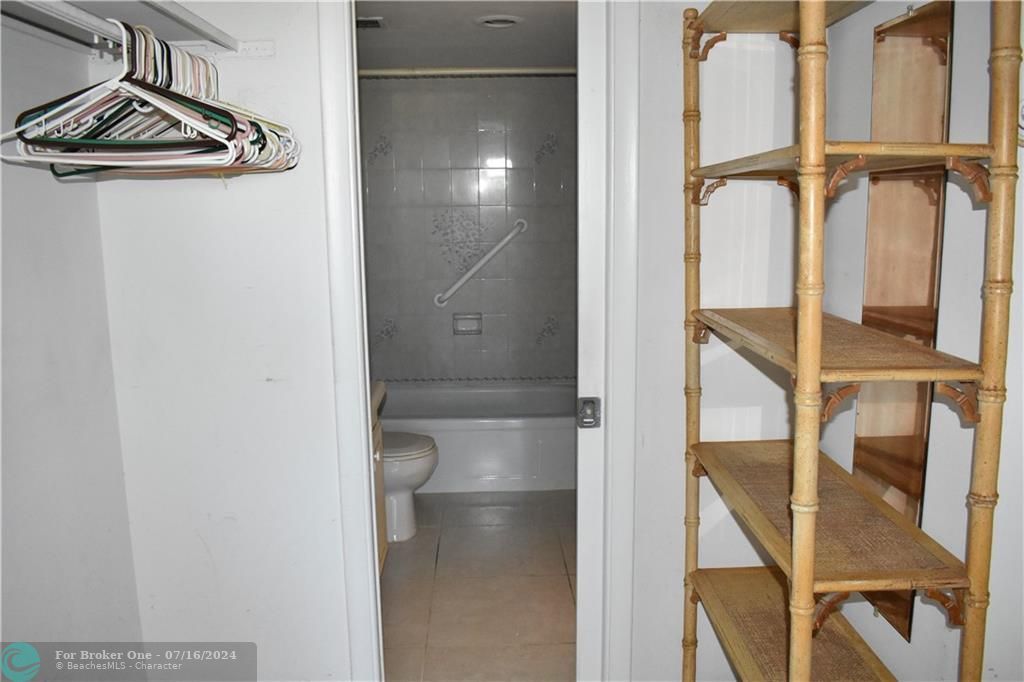 Recently Sold: $249,900 (1 beds, 1 baths, 900 Square Feet)