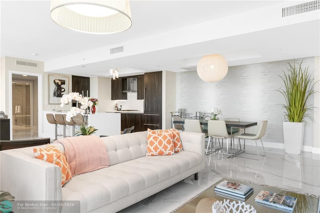 Recently Sold: $1,275,000 (2 beds, 2 baths, 1611 Square Feet)