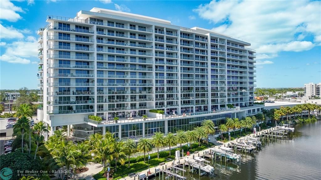 Recently Sold: $1,275,000 (2 beds, 2 baths, 1611 Square Feet)