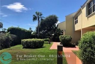 Active With Contract: $2,200 (2 beds, 1 baths, 1088 Square Feet)