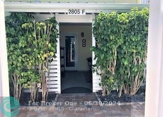 Active With Contract: $2,200 (2 beds, 1 baths, 1088 Square Feet)