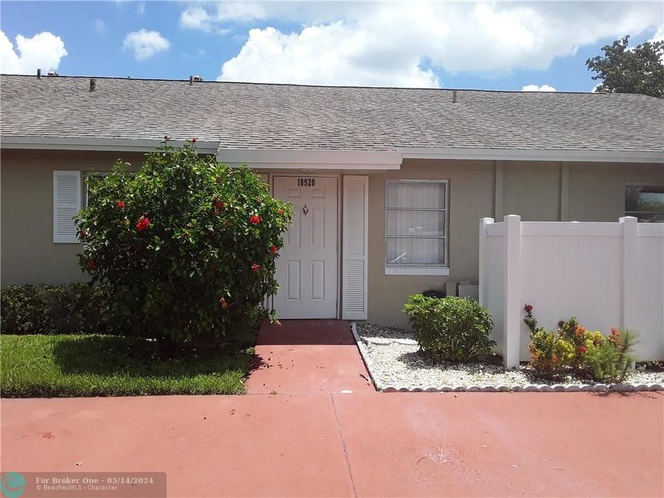 Recently Sold: $269,000 (2 beds, 2 baths, 1000 Square Feet)