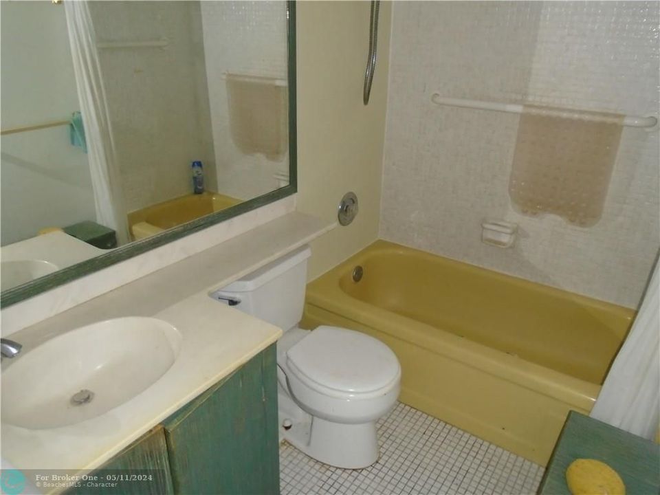 最近售出: $166,250 (1 贝兹, 1 浴室, 690 平方英尺)