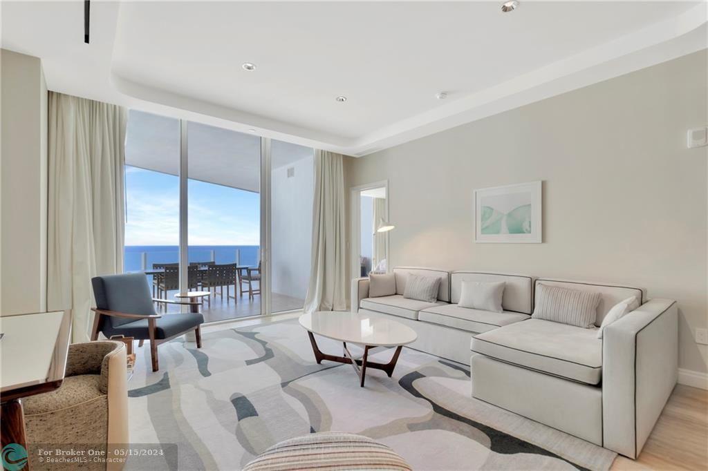 Recently Sold: $3,950,000 (2 beds, 3 baths, 2069 Square Feet)