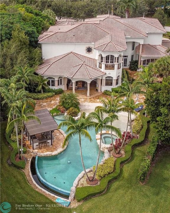 Recently Sold: $4,700,000 (7 beds, 6 baths, 9523 Square Feet)