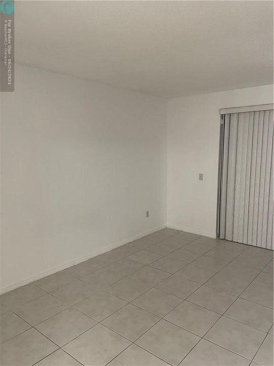 Active With Contract: $2,150 (2 beds, 2 baths, 900 Square Feet)