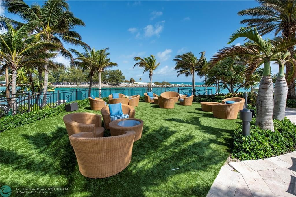 Recently Sold: $2,600,000 (2 beds, 2 baths, 1657 Square Feet)