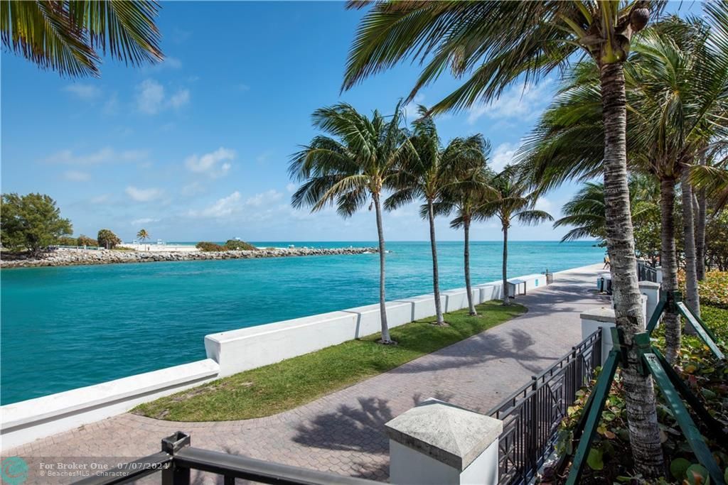 Recently Sold: $2,600,000 (2 beds, 2 baths, 1657 Square Feet)