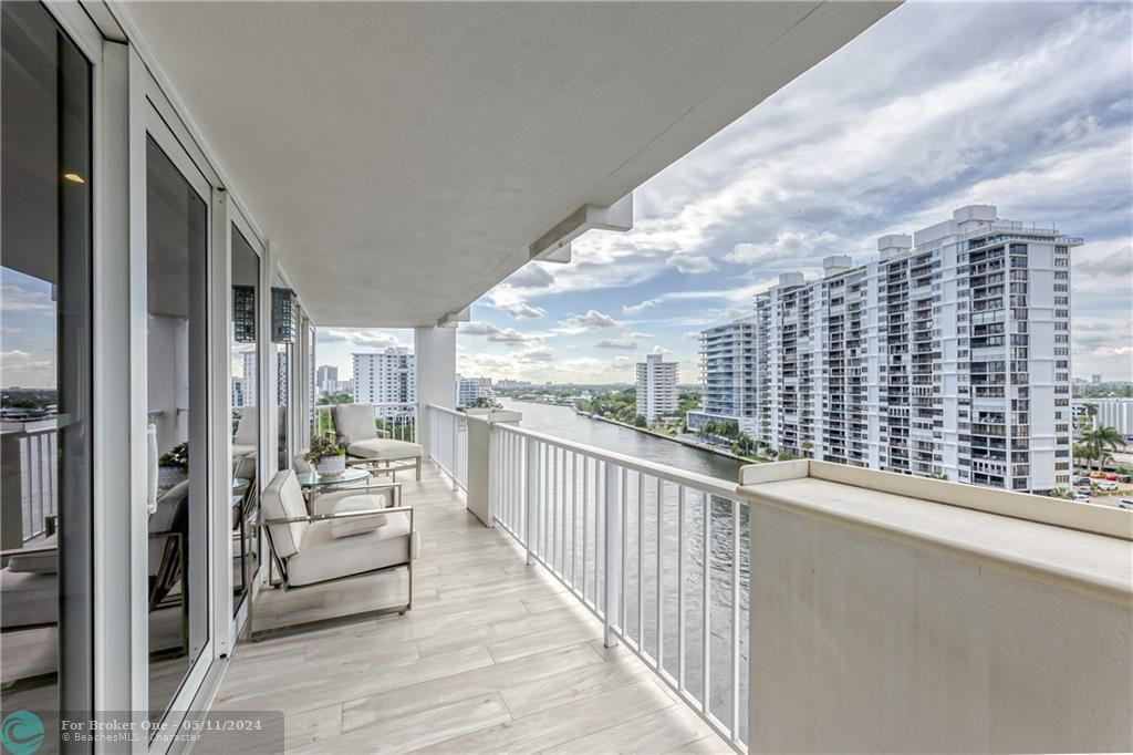Recently Sold: $1,589,788 (3 beds, 2 baths, 2498 Square Feet)