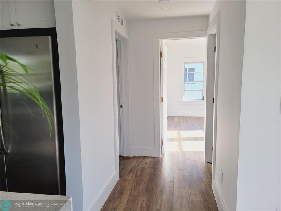 Recently Sold: $795,000 (2 beds, 1 baths, 930 Square Feet)