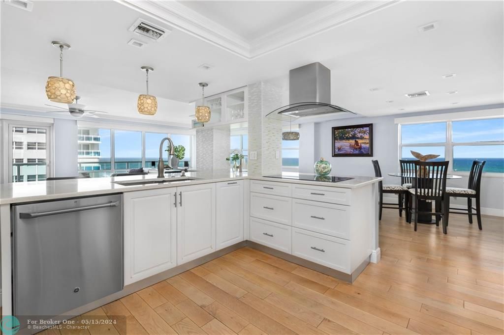 Recently Sold: $1,595,000 (3 beds, 2 baths, 2000 Square Feet)