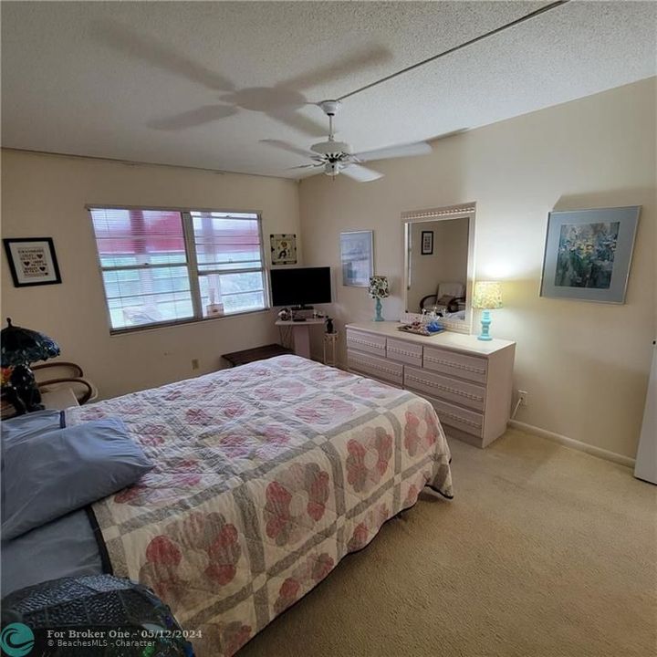 Recently Sold: $139,900 (2 beds, 1 baths, 860 Square Feet)