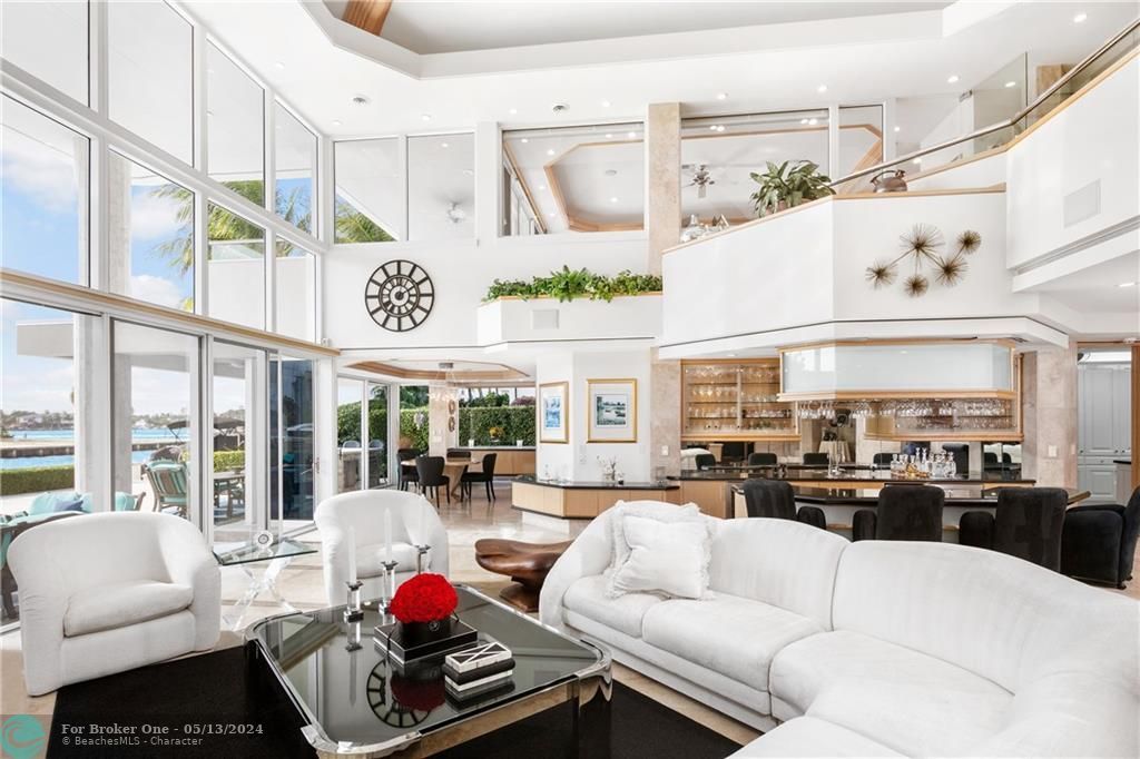 Recently Sold: $13,995,000 (6 beds, 7 baths, 8050 Square Feet)