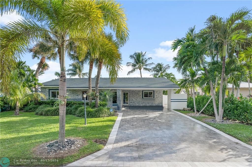 Recently Sold: $1,350,000 (4 beds, 2 baths, 1874 Square Feet)