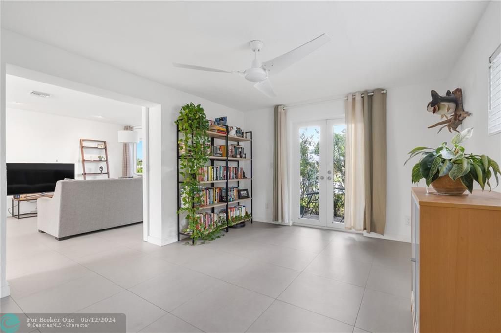 Recently Sold: $915,000 (3 beds, 3 baths, 1604 Square Feet)