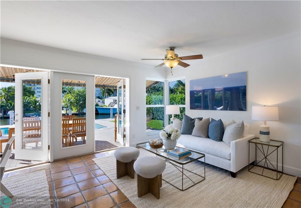 Recently Sold: $2,300,000 (3 beds, 2 baths, 1795 Square Feet)