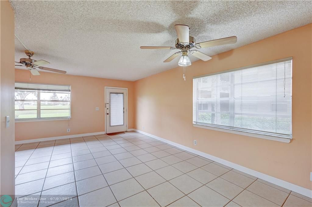 Recently Sold: $127,500 (1 beds, 1 baths, 760 Square Feet)