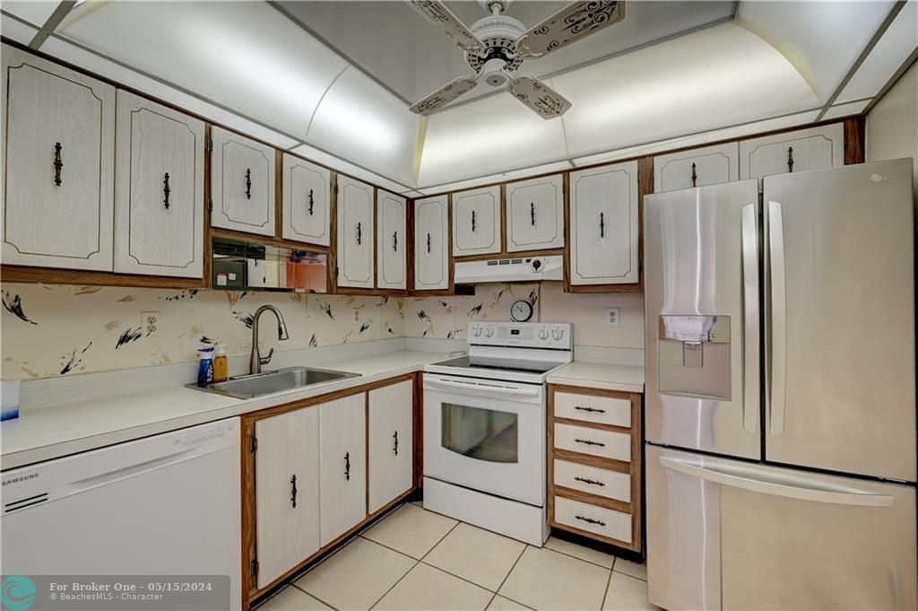 Recently Sold: $127,500 (1 beds, 1 baths, 760 Square Feet)