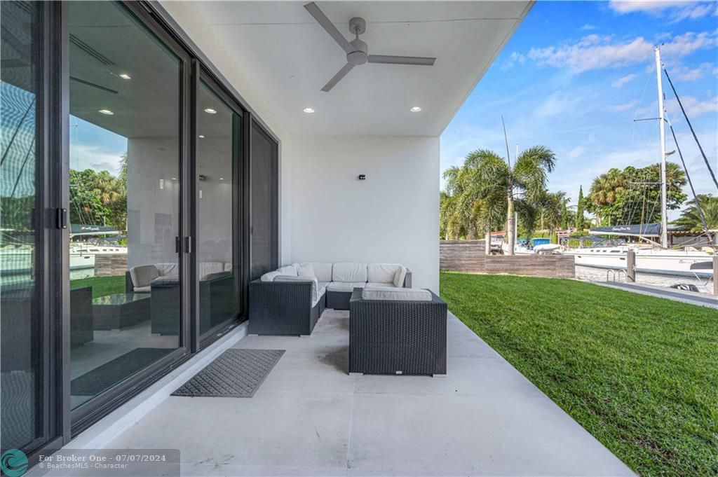 Recently Sold: $2,998,000 (4 beds, 4 baths, 3358 Square Feet)