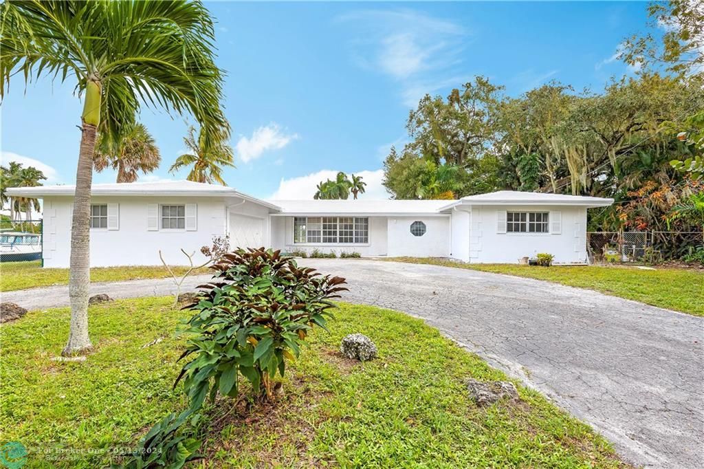 Recently Sold: $1,999,000 (4 beds, 3 baths, 2484 Square Feet)