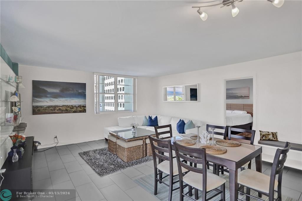 Recently Sold: $375,000 (1 beds, 1 baths, 870 Square Feet)