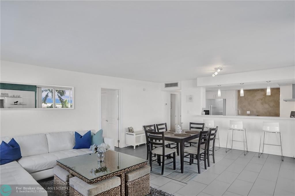 Recently Sold: $375,000 (1 beds, 1 baths, 870 Square Feet)