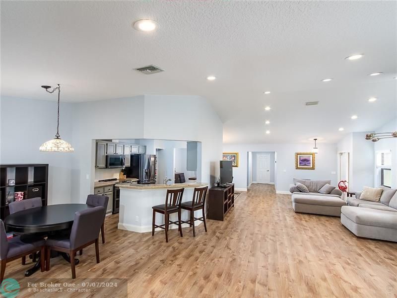 Recently Sold: $499,000 (2 beds, 2 baths, 1805 Square Feet)