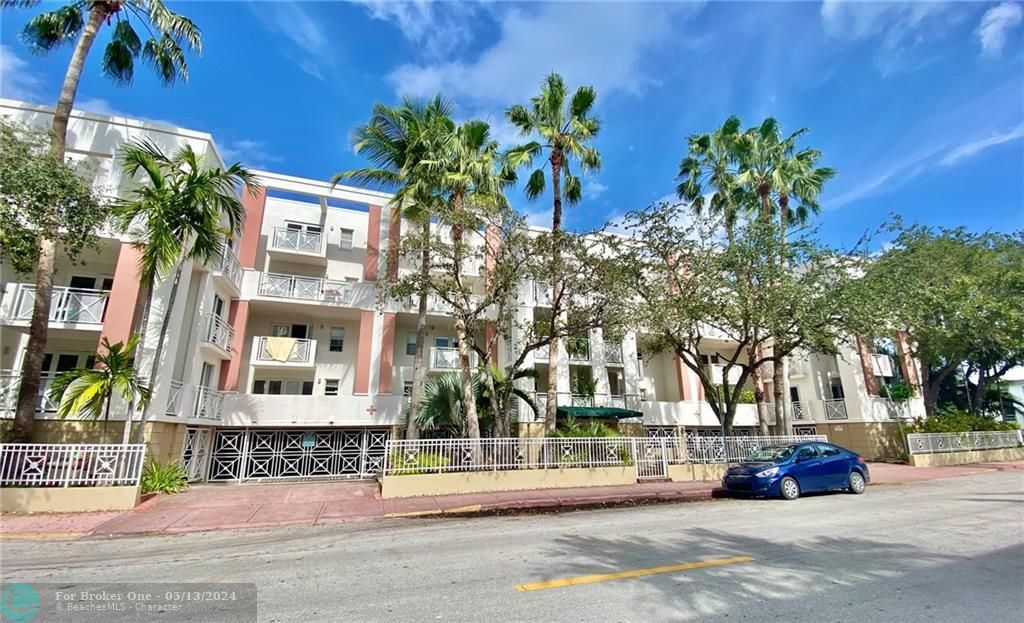 Recently Sold: $749,000 (2 beds, 2 baths, 1250 Square Feet)