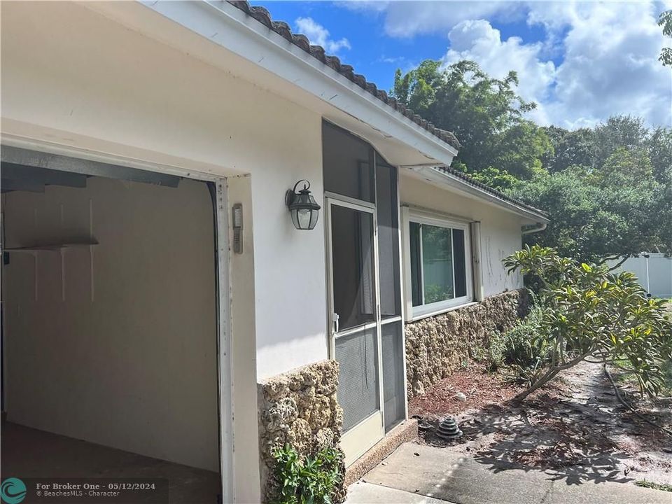 Recently Sold: $595,000 (3 beds, 2 baths, 1520 Square Feet)