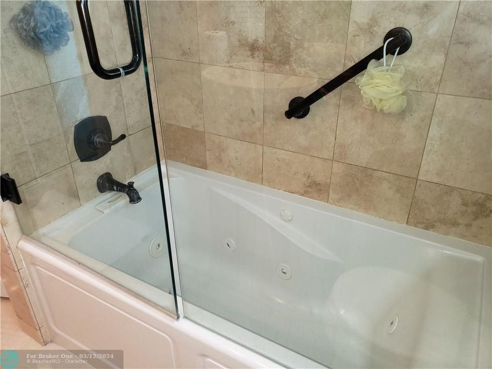Недавно арендовано: $4,200 (1 спален, 1 ванн, 690 Квадратных фут)