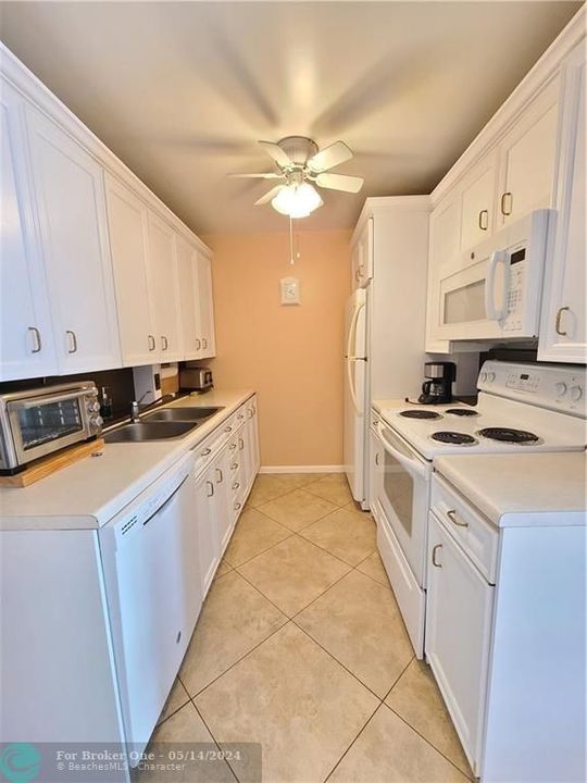 Recently Sold: $140,000 (1 beds, 1 baths, 753 Square Feet)