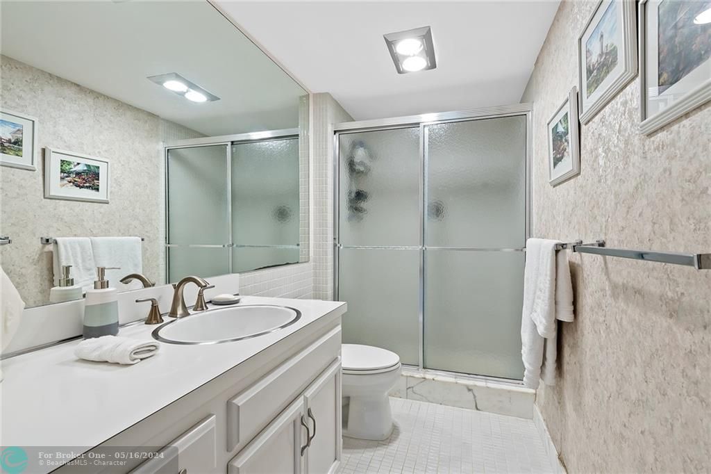 最近售出: $605,000 (2 贝兹, 2 浴室, 1660 平方英尺)