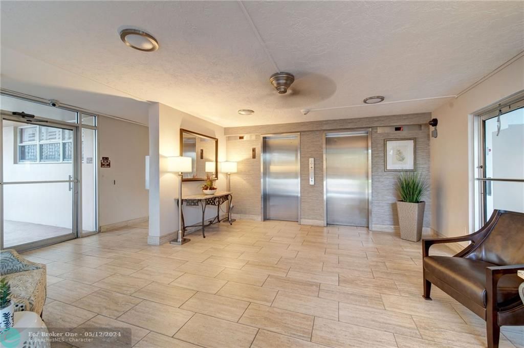 Recently Sold: $430,000 (2 beds, 2 baths, 1400 Square Feet)