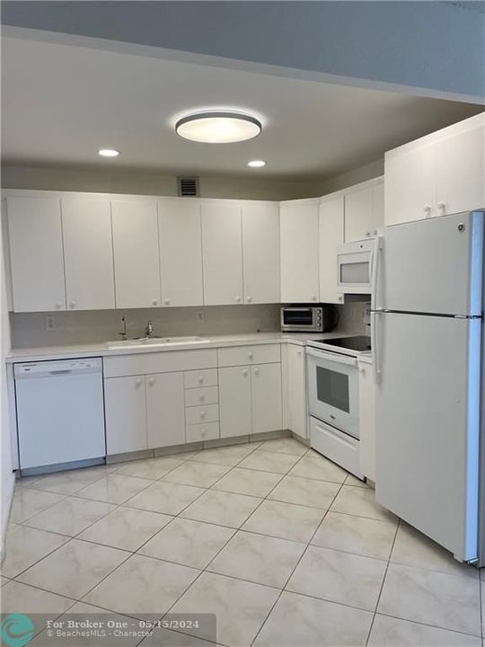 Recently Sold: $275,000 (2 beds, 2 baths, 1032 Square Feet)