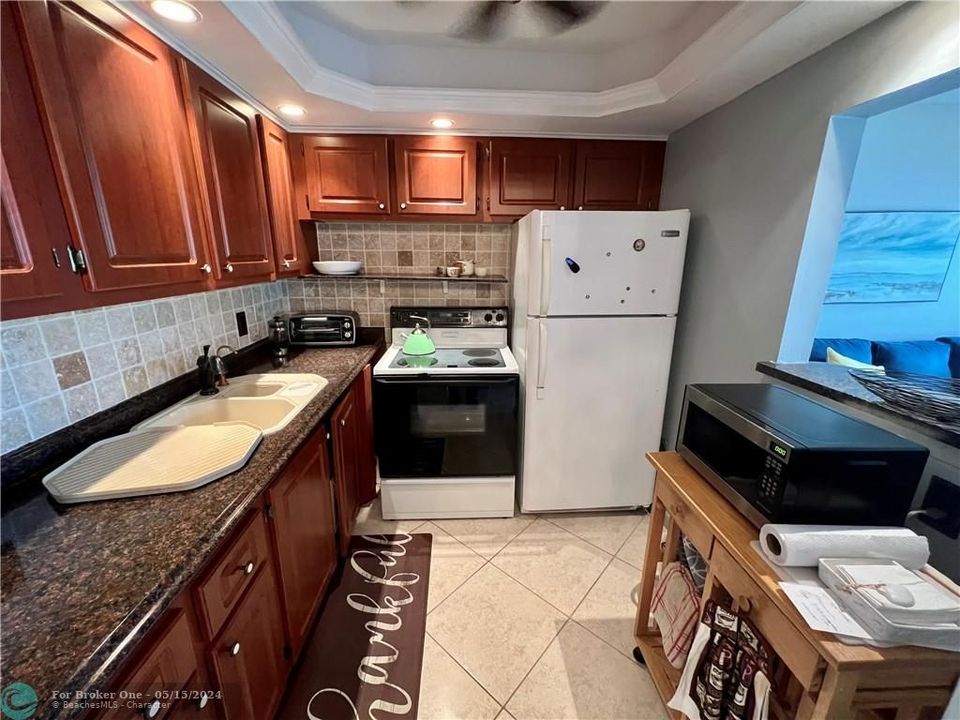 Recently Sold: $124,900 (1 beds, 1 baths, 593 Square Feet)