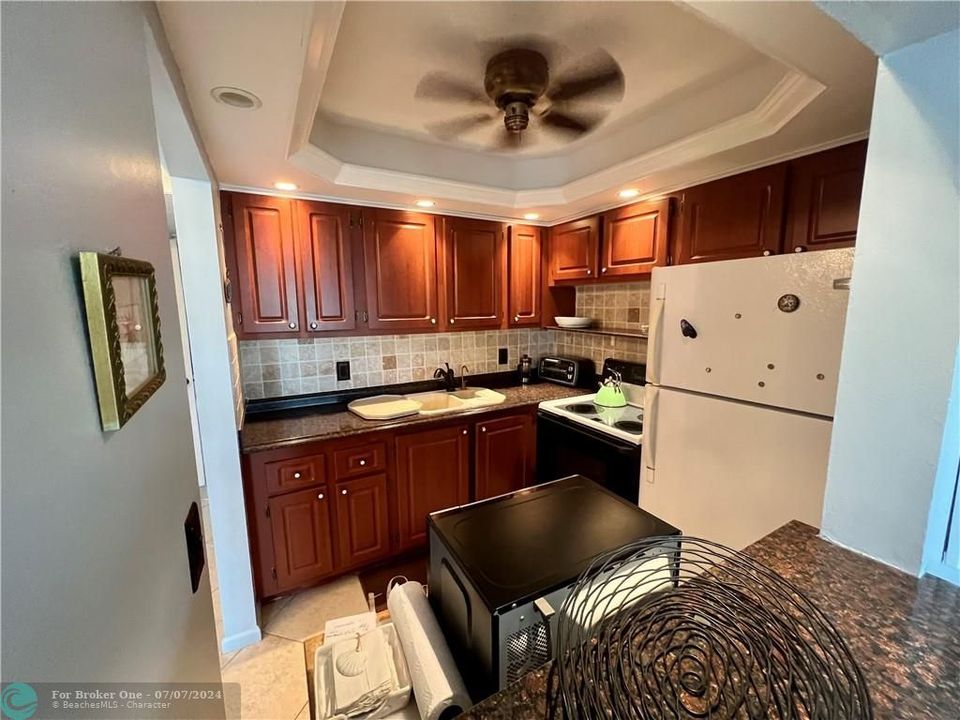 Recently Sold: $124,900 (1 beds, 1 baths, 593 Square Feet)