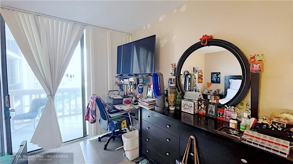 Recently Sold: $439,000 (2 beds, 2 baths, 1667 Square Feet)
