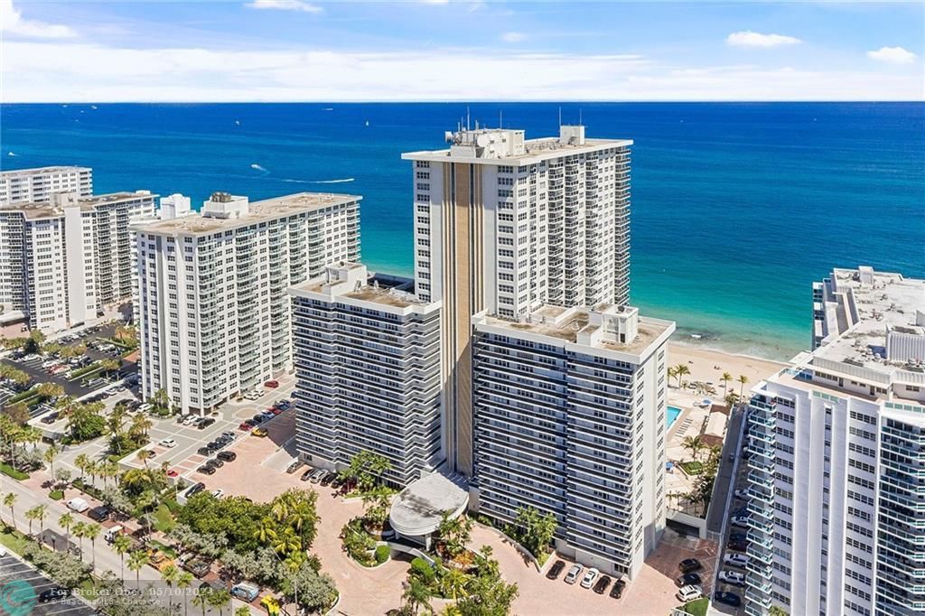 Recently Sold: $439,000 (1 beds, 2 baths, 1088 Square Feet)