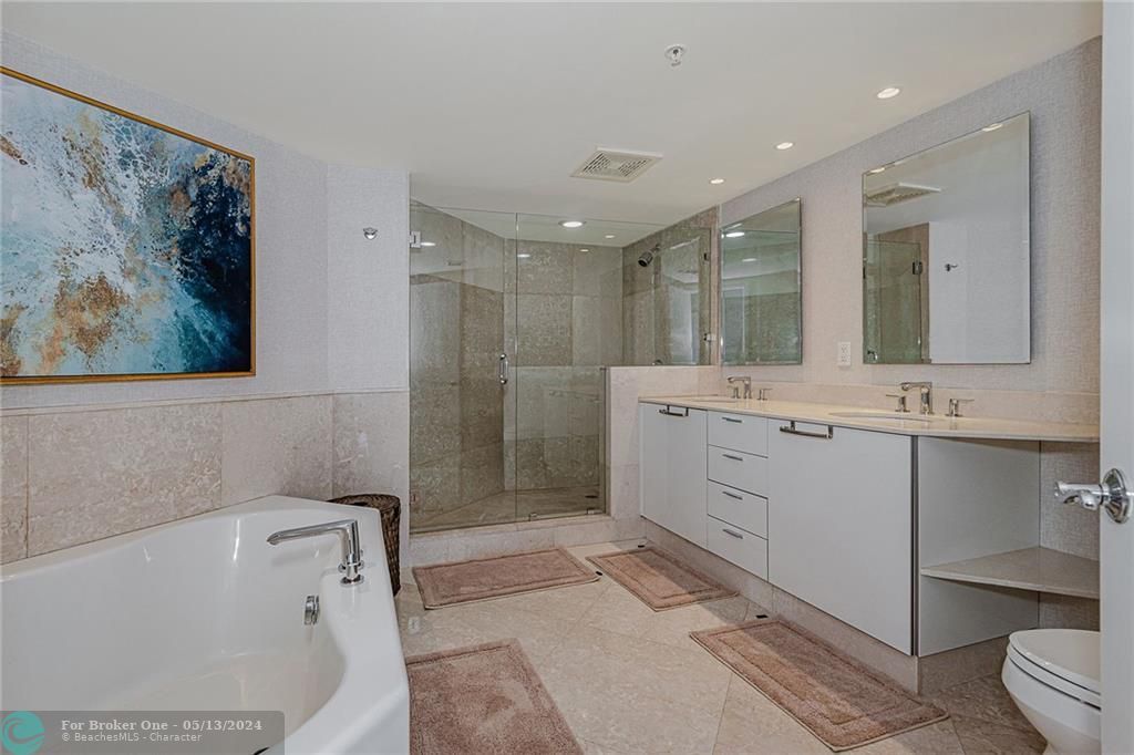 最近售出: $1,549,900 (2 贝兹, 2 浴室, 1602 平方英尺)