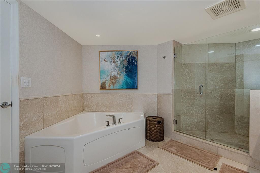 最近售出: $1,549,900 (2 贝兹, 2 浴室, 1602 平方英尺)