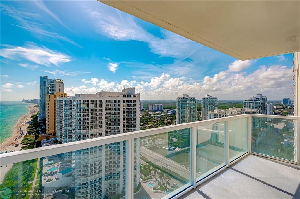 Recently Sold: $1,549,900 (2 beds, 2 baths, 1602 Square Feet)